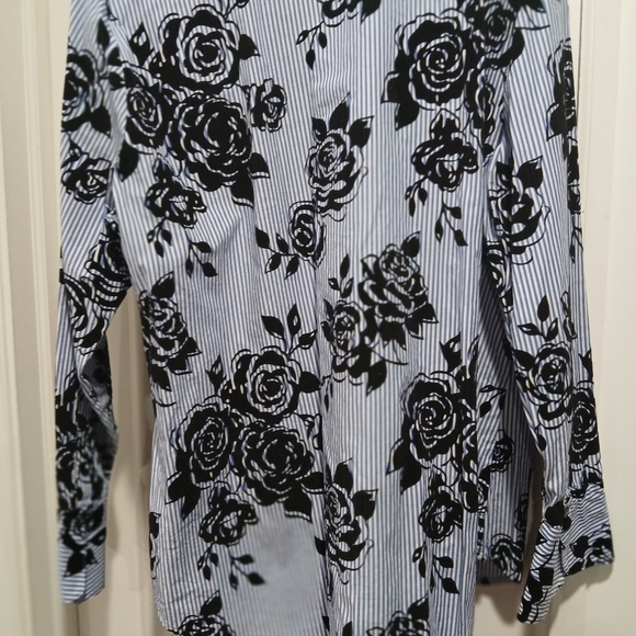 blouse - Picture 2 of 6